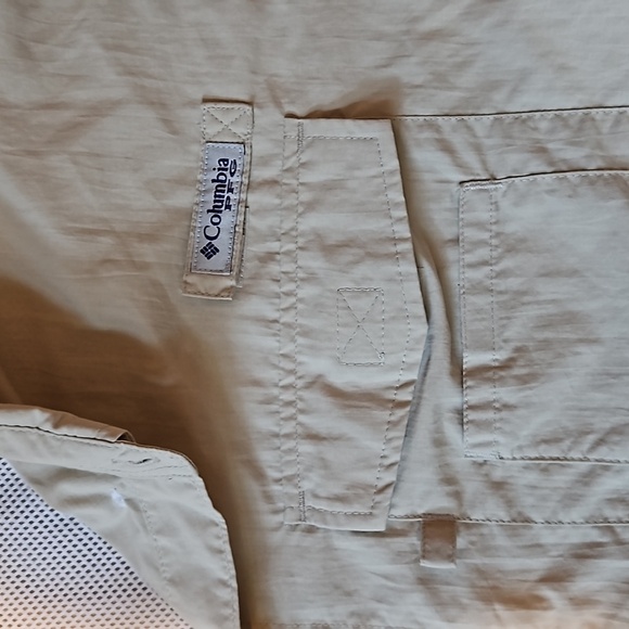 Columbia Men's Large Preformance Fishing Gear Button Down - Picture 3 of 6